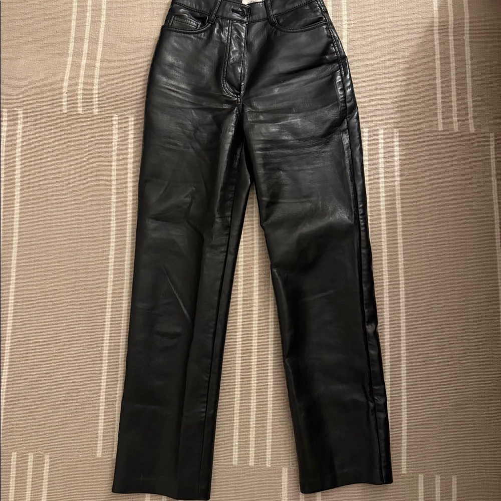 Aritzia Melina Pant - Short